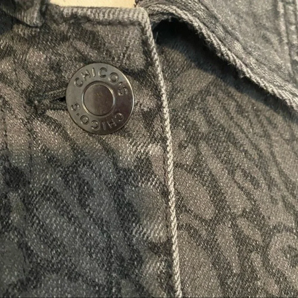 CHICO's Black Denim Animal Floral Print Vintage Jean Jacket Size M